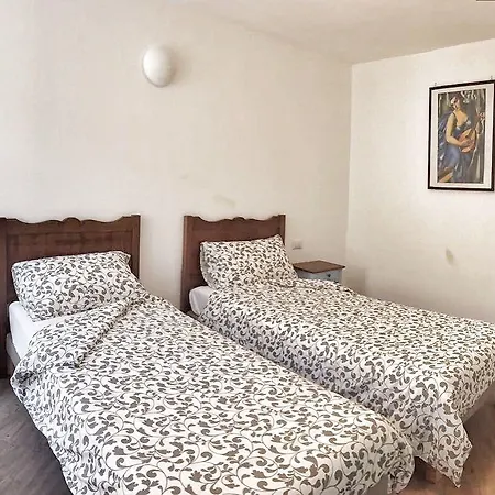 Olmo 3 Apartment